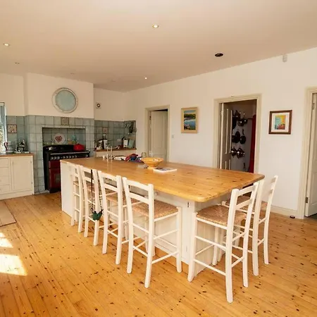 Schull Coastal Rural Hideaway 5 Night Min