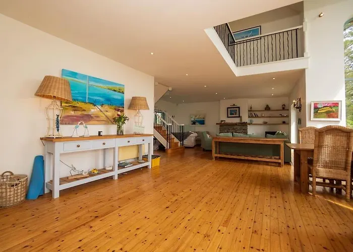 Semesterbostad Schull Coastal Rural Hideaway 5 Night Min Derreennatra