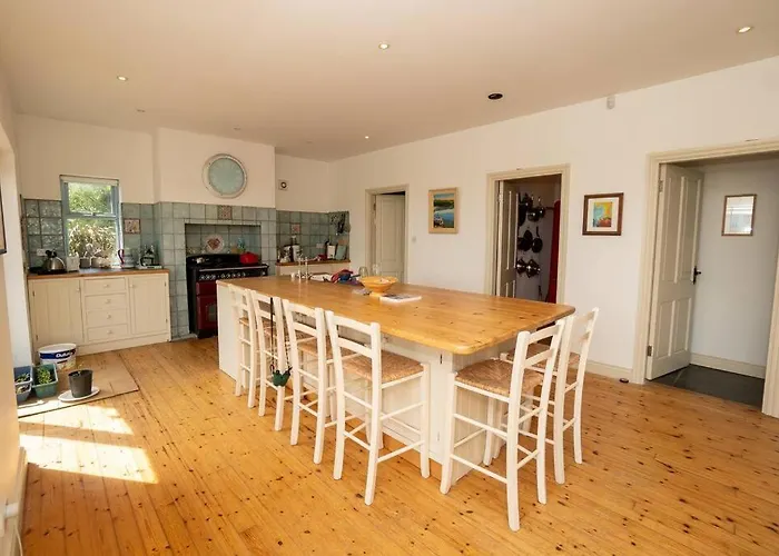 Schull Coastal Rural Hideaway 5 Night Min