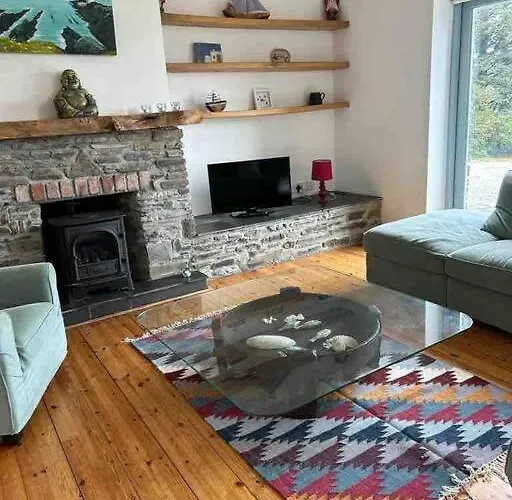 Semesterbostad Schull Coastal Rural Hideaway 5 Night Min Derreennatra