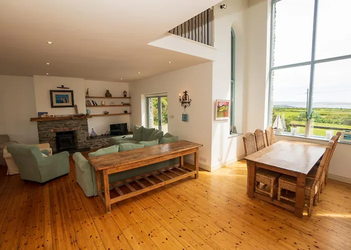 Semesterbostad Schull Coastal Rural Hideaway 5 Night Min Derreennatra